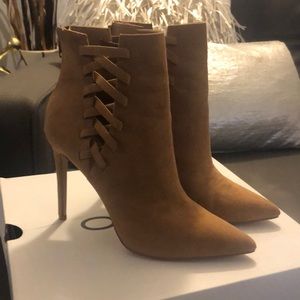 ALDO stiletto Booties (tan) size 8 women’s